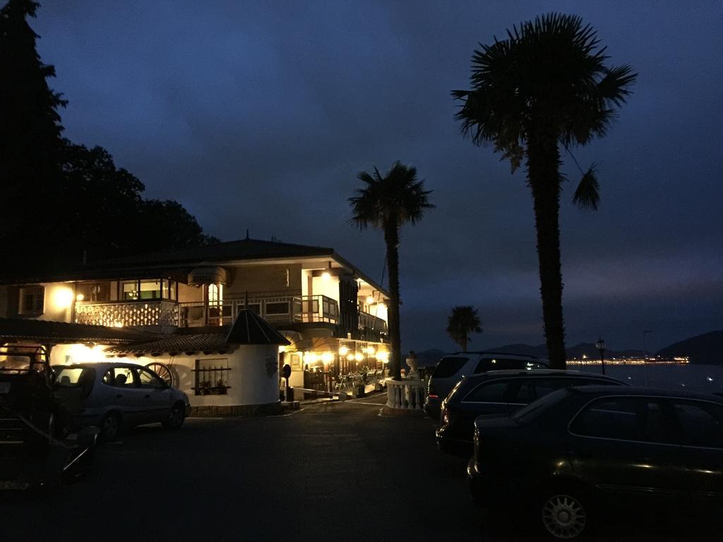 拉雷多 艾尔卡罗旅馆酒店 外观 照片